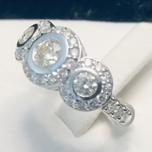 14K White Gold  1.80 ctw Genuine Diamond Three Stone Ring - Picture 6 of 13